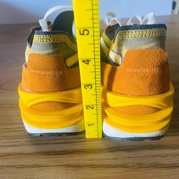 Nike Men Waffle One SE University Gold Black Sunset Size 10.5 Retro Runner - Picture 6 of 13